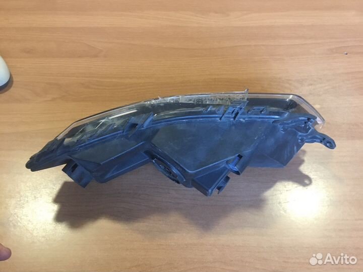 Фара противотуманная правая Skoda Superb / Rapid