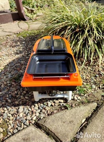 Прикормочный карповый кораблик Ранферри Atom