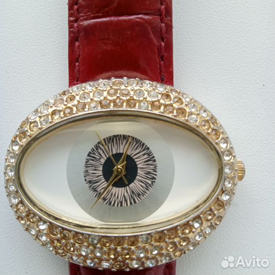 Часы наручные женские кварцевые