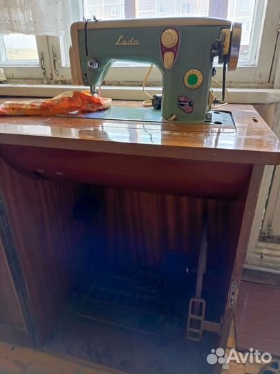 Швейная машина LADA 238