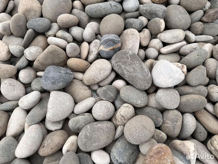 Галька речная трехцветная фр. 40-70