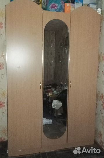 Шкаф с зеркалом бу