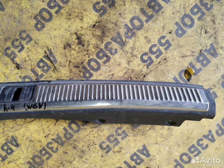 Audi A4 Обшивка багажника на заднюю панель