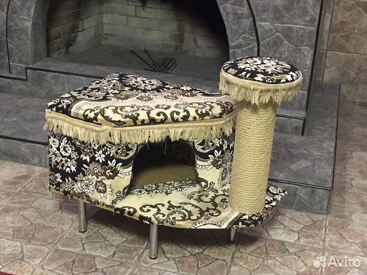 Домик для кошки с когтеточкой бу