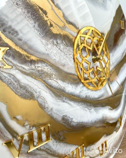 Часы из эпоксидной смолы