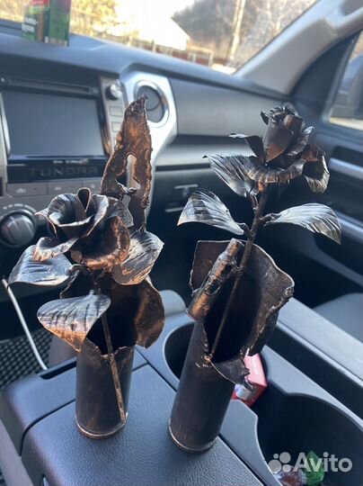 Розы Донбасса из осколков снарядов