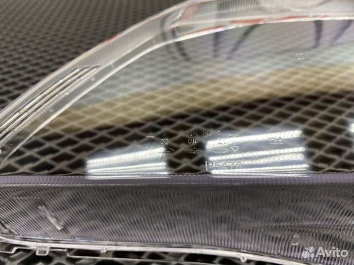 Стекло фары переднее левое Honda Civic FD(4Д)