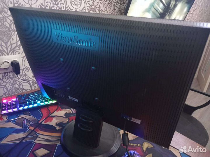 Монитор Viewsonic 22