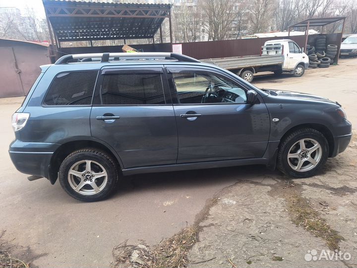 Mitsubishi Outlander 2.4 AT, 2004, 299 000 км