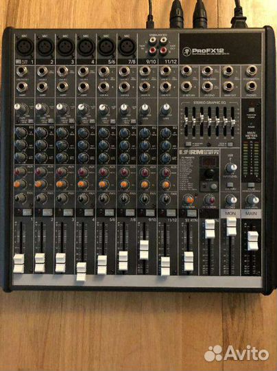 Микшерный пульт Mackie Pro Fx12