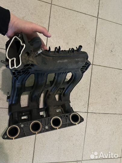 Впускной коллектор LADA Priora