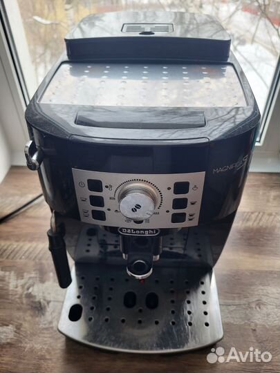 Кофемашина delonghi magnifica s