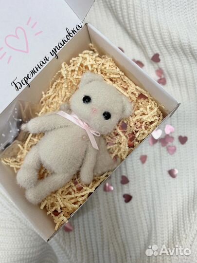 Вязанный котенок Амур ручная работа