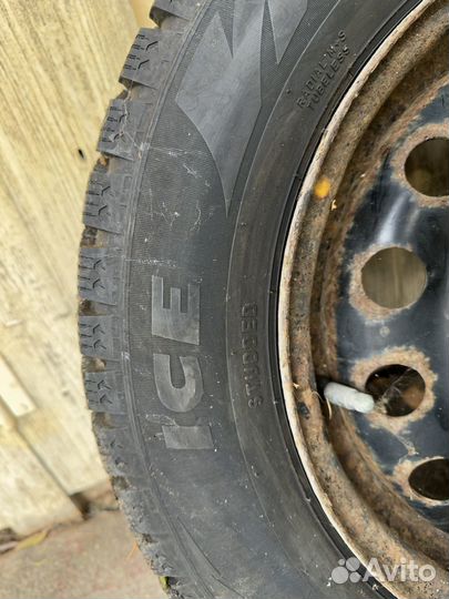 Pirelli Formula Ice 185/65 R15 и 185/65 R15 88T