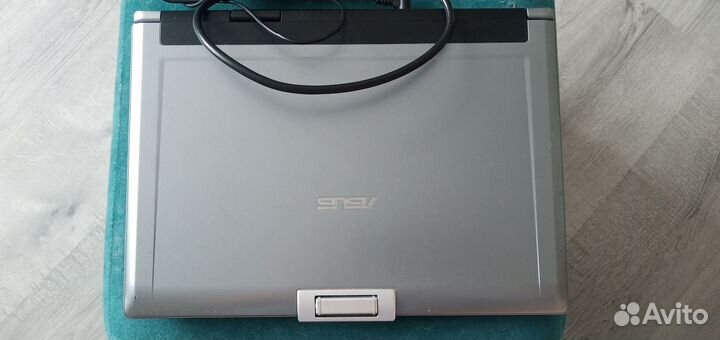 Нетбук asus