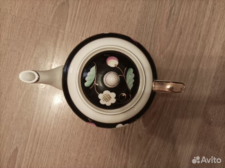 Чайник и чашки Вербилки Слива на чёрном