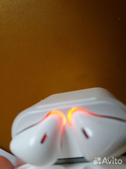 Беспроводные наушники с микрофоном