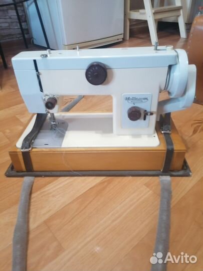Швейная машина Чайка 134