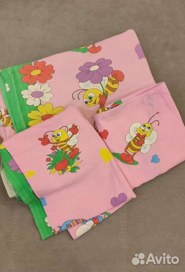 Одеяло и комплекты в детскую кроватку