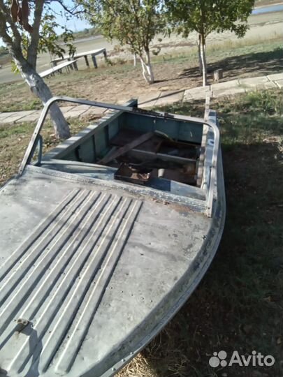 Лодка с матором