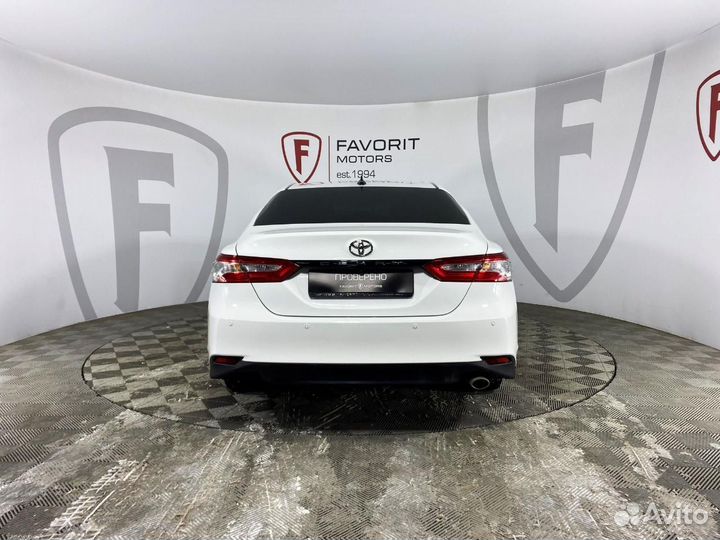 Toyota Camry 2.0 AT, 2018, 111 233 км