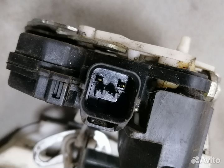 Замок двери задний Mitsubishi Outlander (CU)