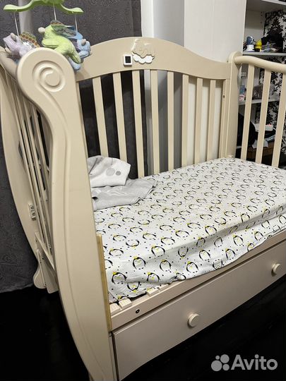 Кровать детская,комод, красная звезда можга