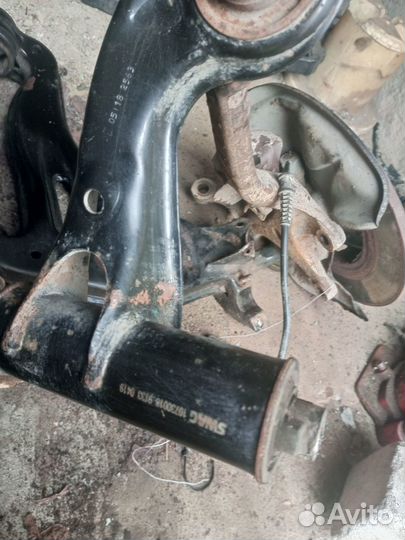 С тупица с рычагами в зборе