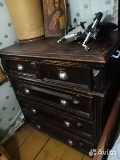 Буфеты и серванты старинные