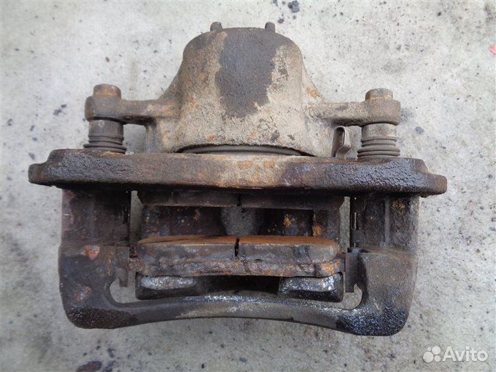 Суппорт передний правый Hyundai Solaris RB G4FA