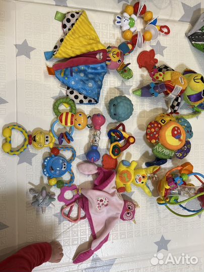 Игрушки для малыша пакетом