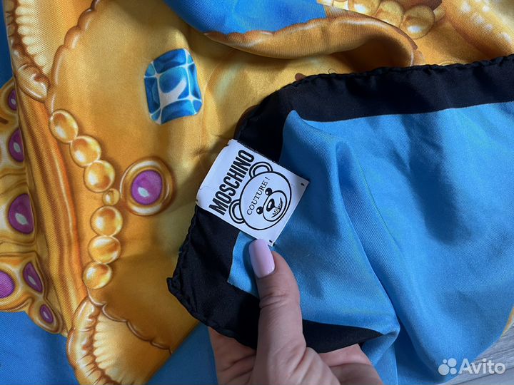 Шелковый платок moschino