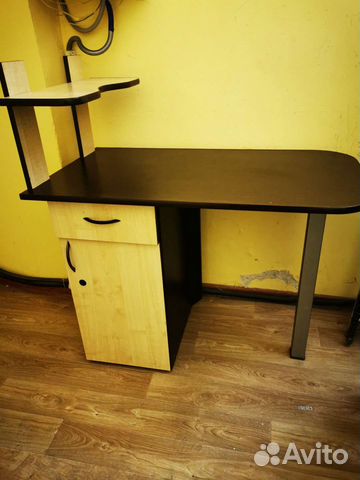 Маникюрный стол бу