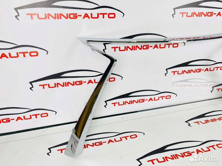 Молдинг решетки радиатора Lexus RX350 W2024