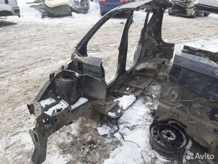 Кузов правая часть Nissan Note E11