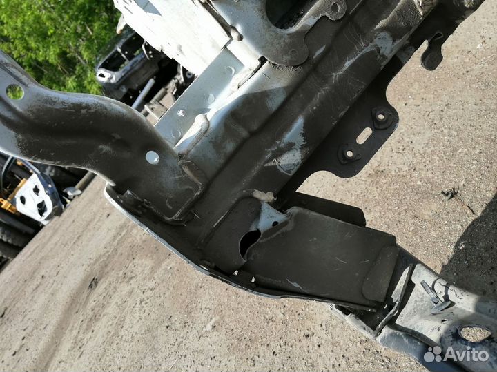 Четверть передний правый Renault Fluence