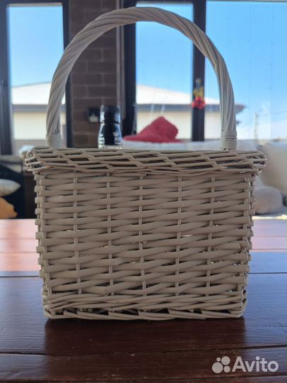 Корзина плетеная с разделителями