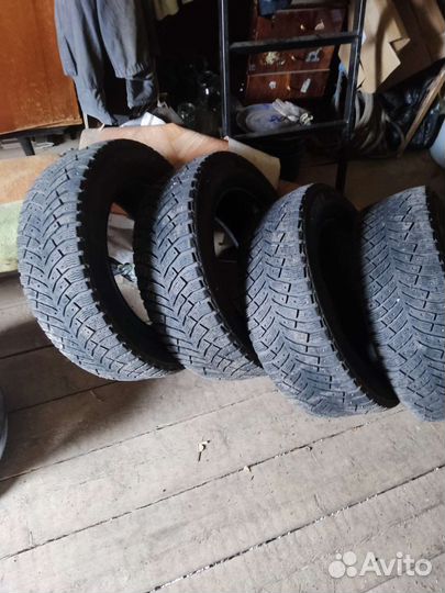 Michelin X-Ice North 4 205/60 R16