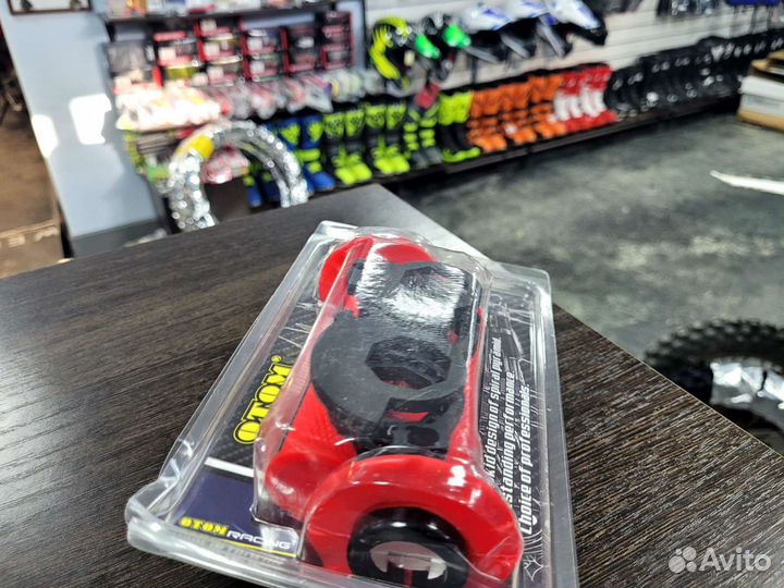 Грипсы otom lock-on (с зажимом) мото