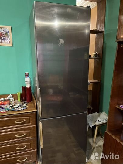 Холодильник Hotpoint ariston бу