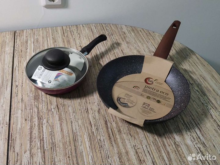 Сковороды новые