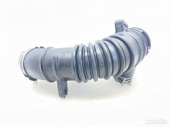 Патрубок воздушного фильтра Toyota Mark X Zio