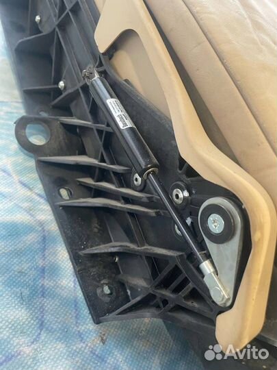 Подлокотник 4H0885076K