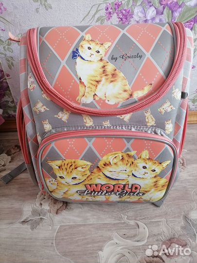 Рюкзак школьный для девочки гризли