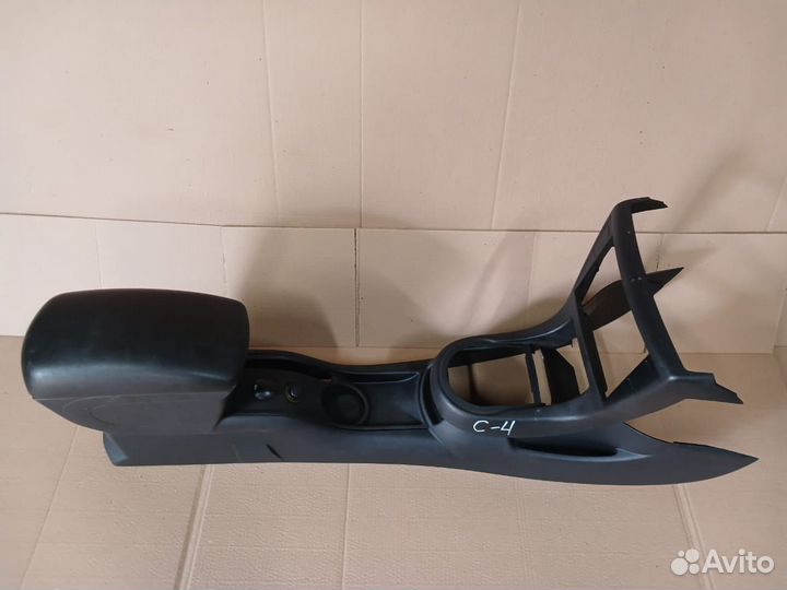 Подлокотник Citroen C4