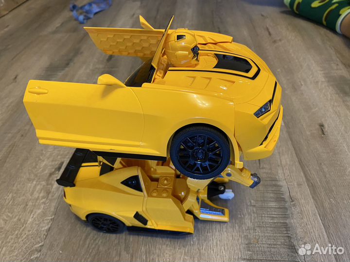 Трансформер бамблби