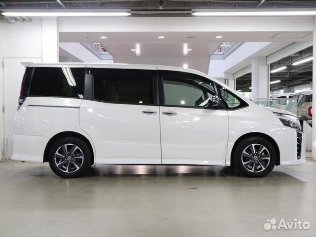 Toyota Voxy 2.0 CVT, 2020, 28 000 км