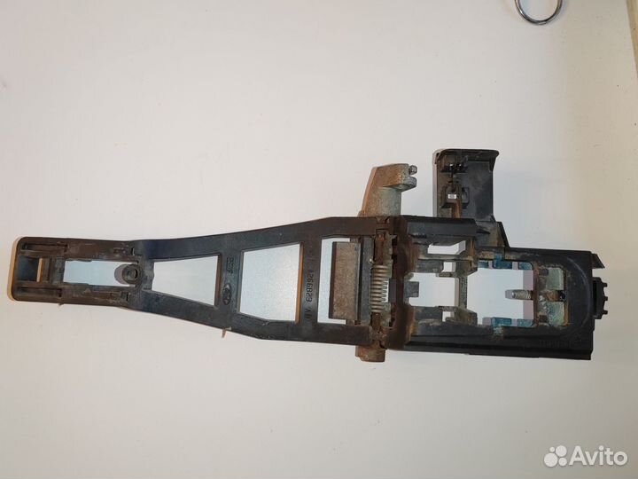 Кронштейн ручки двери задний правый Ford Focus 2