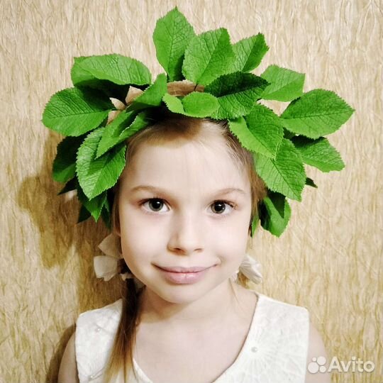 Ободок с листьями 