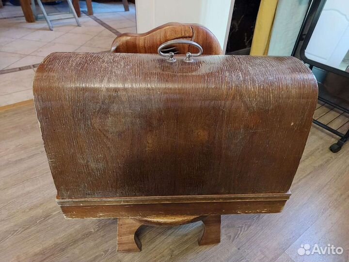 Швейная машинка Minerva